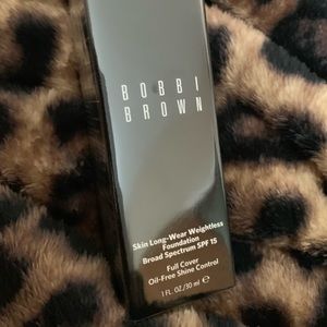 Bobbi Brown Skin Long-Wear Weightless Neutral Sand